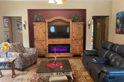 Image de Austin City Limits- par 7000 Acre Hill Country Preserve! Piscine privée!