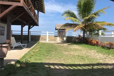 Image de Oceanfront Brand New Home