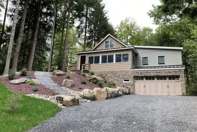 Image de Rustic Cabin Lake Home ~ Pistes de ski à proximité ~ Wifi ~ Animaux acceptés ~ Grandes Avis!