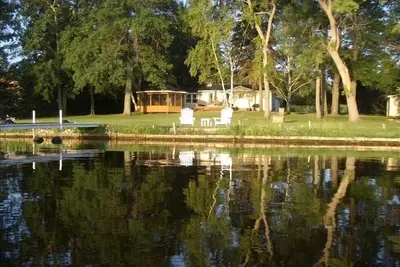 Image de Lakefront Getaway sur le magnifique lac Noquebay