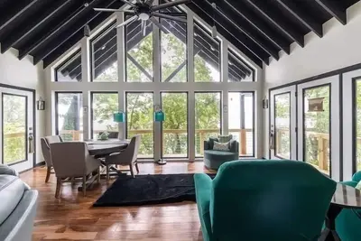 Image de Nashville et le magnifique lac! Emplacement parfait avec des vues spectaculaires! ! !