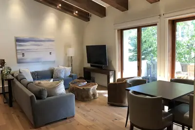 Image de Magnifique Maison Pent 4bd / 3ba Dans Le Village De Vail - Distance De Marche À La Chaise Lift.