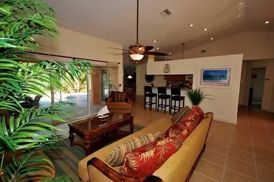 Image de Soleil, intimité et élégance spacieuse dans Cape Haze Villa!