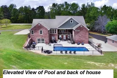 Image de Country Mansion Luxury 6k ft -6br / 5ba -Dormir 25 -Laissez 30- Piscine -2 cuisines