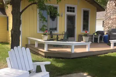 Image de Magnifique lac au Beach Bucket & Little Red Cabin-Sandy, parfait pour les enfants