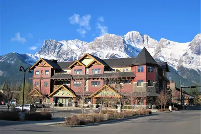 Image de Voir abordable Montagne Condo au coeur de Canmore
