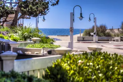 Image de Joliment décoré Condo étapes de la plage