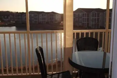 Image de Condo abordable dans une communauté sereine familial