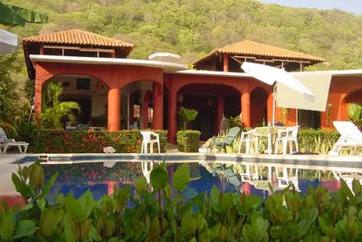 Image de Troncones B & B / Location Villa - Front de Mer, Piscine, Vue - Casa Delfin Sonriente
