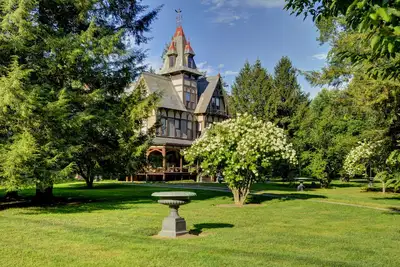 Image de Manoir historique et élégant de la vallée de l’Hudson datant d’au moins 4 acres
