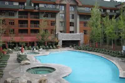 Image de 2bed / 3 salles de bains appartement de luxe à 4 étoiles station, immense terrasse et vue sur la montagne