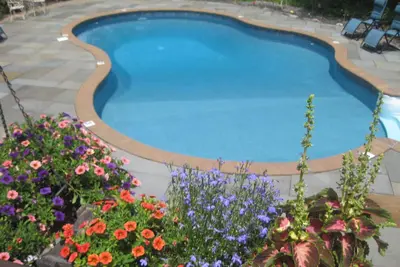 Image de Hottub Attend, Venez Voir Le Foliage De L’Automne Dans Les Grandes Montagnes De Catskill