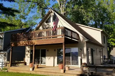 Image de Devils Lake Maison de vacances avec 20 pieds de lac Frontage