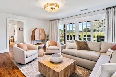 Image de 4 Br / 4 Ba Vineyard Retreat - Piscine chauffée solaire, spa, vues