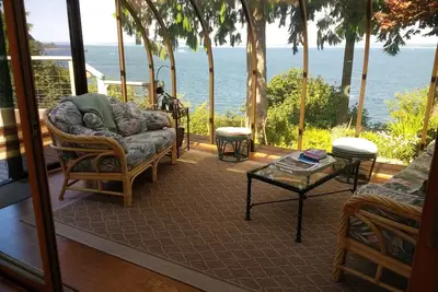 Image de Port Ludlow, Highbank Waterfront Home avec une vue magnifique sur la montagne et l'eau