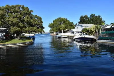 Image de La Maison Canal Canal Avec Le Style West West