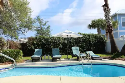 Image de \"The Great Escape\". . . Piscine privée. . . Plage chalet. . . Étapes de la plage!