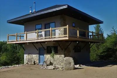 Image de Cabane de surveillance isolée - Pêche, sentiers de Vtt, canoë, kayak et feux de camp.