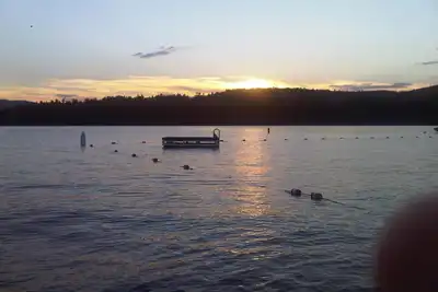 Image de Condo toute saison sur le lac au bord de l'eau