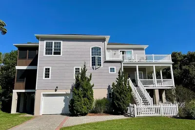 Image de Nj Tax Free! Couchers de soleil et vues sur la baie ne sont qu'un début!