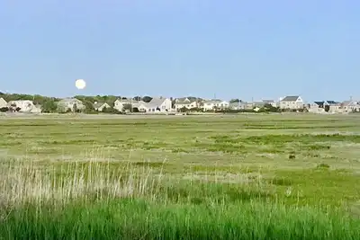 Image de Nouveau prix! Vues magnifiques sur l'océan et les marais - Rénové - Animaux acceptés - Impeccable