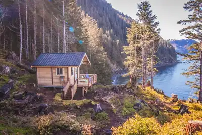 Image de The Fox Den! Belle cabine éloignée face à l'océan sur Resurrection Bay!
