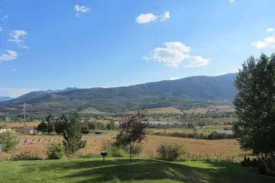 Image de Condo de luxe 3br 3 salles de bain - Réservez vos activités de plein air d'automne et d'hiver!