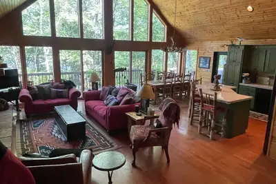 Image de Luxury Lake Home pour les escapades en grand groupe