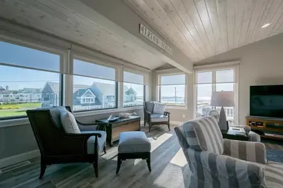 Image de Remarquable Accueil Ocean Front - 13 personnes, étapes de l'océan!