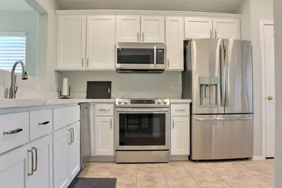 Image de Recent Reno fall 2024~ Big Bungalow with heated Pool! Steps to San Tan Highlands