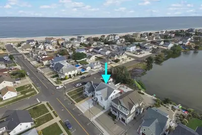 Image de Spacieuse maison de 5 chambres à la plage Et au bord d'un lac