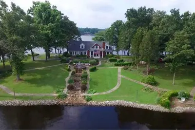 Image de Paradis sur le lac! Propriété luxueuse de la péninsule. Meilleure vue sur le lac.
