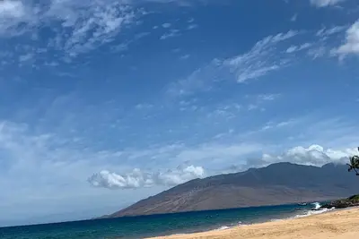 Image de Sentir L'Aloha! ! 1br abordable avec un canapé-lit récemment mis à jour!