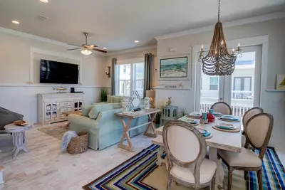 Image de Watersound Beach, Fl. Luxury Townhouse, Golf cart, Kayak, bikes on 30a by Hub30a