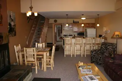 Image de Magnifique 2 chambres + mezzanine - Ski in / Ski out Condo Whitefish Mountain Resort