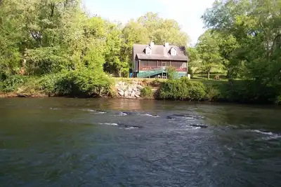 Image de RiverFront, Pêche, Tubes, École populaire, Wi-Fi / Cellule, Animaux acceptés-