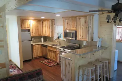 Image de Profitez de l'automne et de l'hiver dans ce chalet récemment rénové!