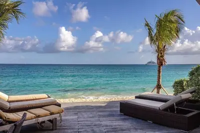 Image de Les ventes spéciales explosent! Luxueux front de mer moderne incl. Tour virtuel