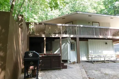 Image de 8br / 5ba dans Chalet Village - Pratique pour tout!