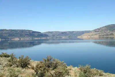 Image de ★ Lac Roosevelt: Vue 10/10 avec accès facile à la plage