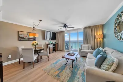 Image de Beautiful Beachfront Unit 902