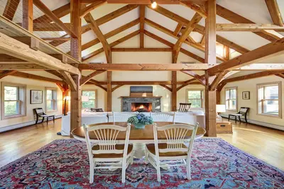 Image de Beau poteau et poutre. Construit en 2013. 6-8 personnes