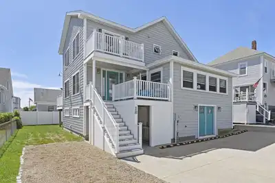Image de Nouvelle construction! Sept chambres. Cinq bains. 20 couchages. Étapes vers Wells Beach! !