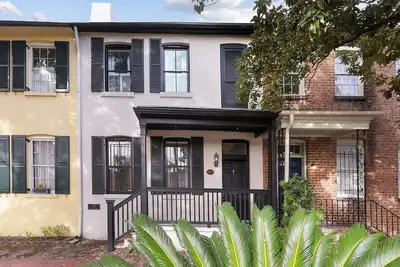 Image de Maison de rangement familiale dans le centre-ville de Savannah