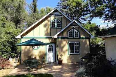 Image de Magnifique chalet - excellent emplacement dans la vieille ville près de l'Université d'État du Colorado!
