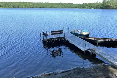 Image de Lake House avec plage privée, ponton, quai, canot et pédalo (1br +, 6 couchages)