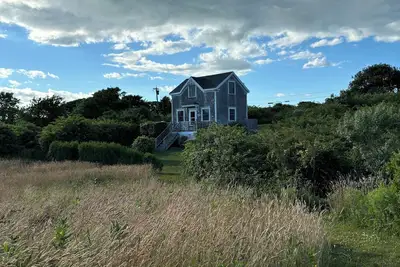 Image de ---- Cottage Whitegate-- L'été sur une île de l'Atlantique