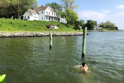 Image de Waterfront 5+ Chambre 7-Acre historique Ferme Près de Solomons Island & Bay