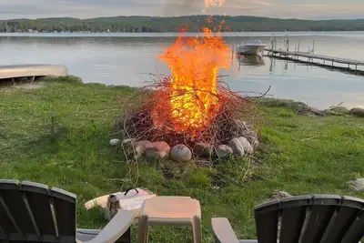 Image de Pet friendly, chalet confortable en bord de mer sur le lac Pickerel