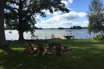 Image de «Barefoot» Lake House - jouer, se reposer et se détendre